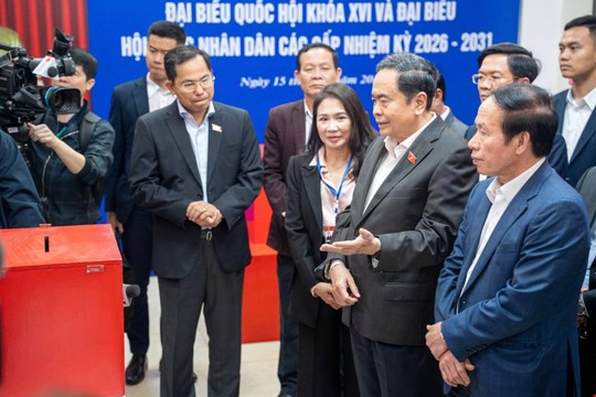 Chủ tịch Quốc hội Trần Thanh Mẫn kiểm tra công tác chuẩn bị bầu cử tại Thành phố Hải Phòng