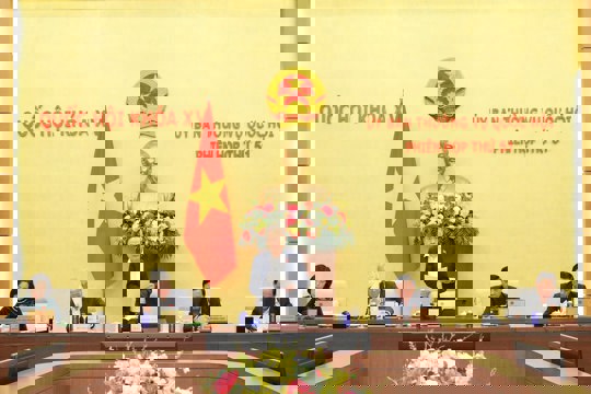 Thông qua Nghị quyết dự kiến số lượng người của tổ chức chính trị, tổ chức xã hội được giới thiệu ứng cử ĐBQH Khóa XVI