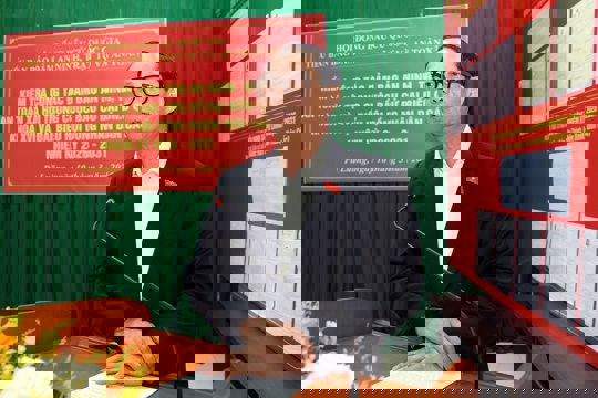 Phó Chủ tịch Quốc hội, Thượng tướng Trần Quang Phương kiểm tra công tác chuẩn bị bầu cử tại xã Pù Luông, Thanh Hóa