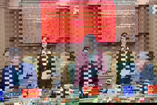 Phó Chủ tịch Quốc hội Nguyễn Thị Thanh giám sát, kiểm tra công tác bầu cử tại Hưng Yên